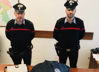 Tentano il furto un’abitazione: arrestati in 5 dai carabinieri