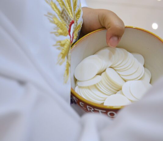 I sacerdoti di Bibbiena e Soci hanno rinunciato a celebrare i sacramenti di Cresime e Comunioni