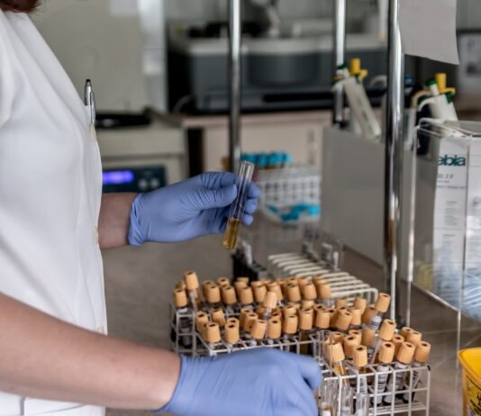 Coronavirus: in Toscana 1.526 nuovi casi, +5,5% rispetto a ieri, età media 44anni, 11 decessi