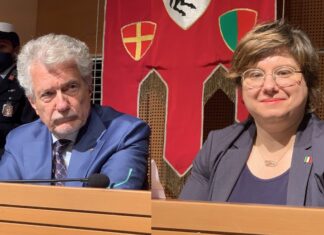 Covid, ospedali vicini al collasso. Ghinelli: ospedali “speciali” e strutture sanitarie da campo