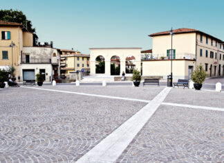 Il Palazzo Comunale di Cavriglia si illumina con i colori della Toscana