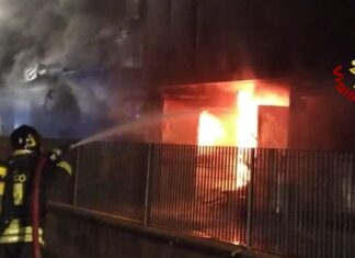 Levane, prende fuoco lo stabilimento della Lem Industries