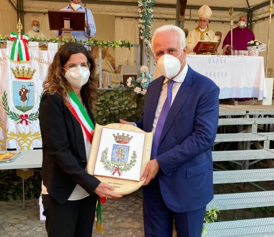 Nella Galleria dei Comuni collocato anche lo stemma di San Giovanni Valdarno