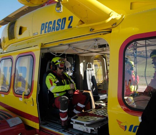 Perde il controllo della bici e finisce contro un palo, 17enne in codice giallo a Careggi