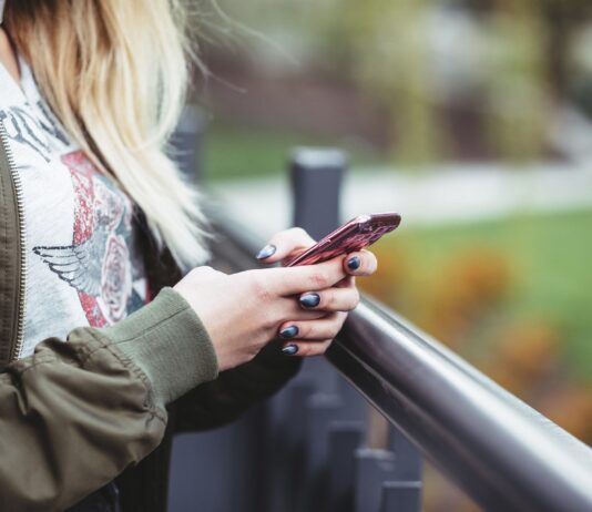 Internet: dalla Regione 160 milioni per connettere prima e meglio 770mila toscani