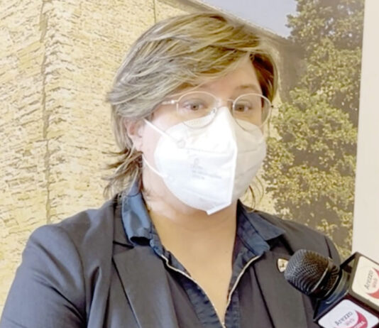 Ancora una notte di insulti e minacce al vicesindaco sulla sua pagina facebook. Tanti: “avanti con la vaccinazione, denuncia pronta”