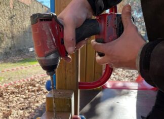 Interventi di manutenzione a Figline sui giochi per i più piccoli, in tutti i giardini pubblici