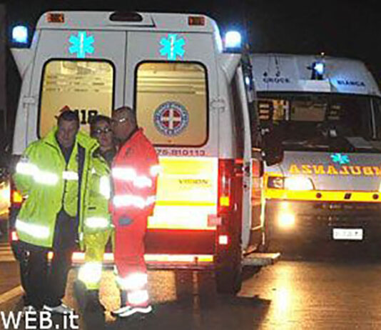 Esci di strada con l’auto, ricoverato in codice giallo alla Gruccia