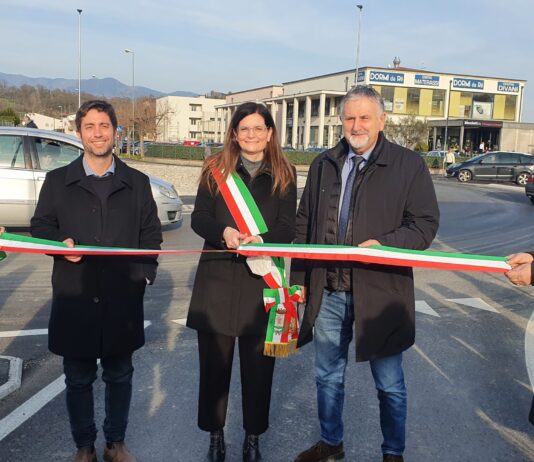 Taglio del nastro per la rotatoria di via Maestri del lavoro