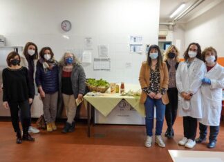 La mensa scolastica a chilometro zero: gli alunni delle primarie vanno “A pranzo nell’Alveare”