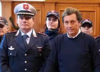 Consegnata al comandante della Polizia Municipale, Marcellino Lunghini, una lettera ufficiale d’encomio per lo spirito di abnegazione e per la grande professionalità per il suo lavoro