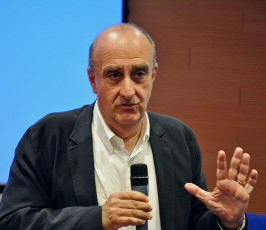 Alleanza tra ASL, Comuni, Scuole e famiglie per il benessere dei più giovani. Il Direttore D’Urso promuove un Protocollo d’intesa con le altre Istituzioni per condividere azioni concrete per il contrasto all’abuso di alcool e sostanze