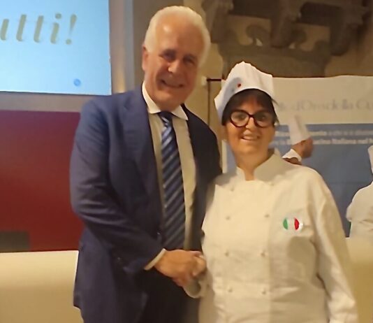 La chef di Talla Francesca Bartoli premiata oggi a Firenze con il “5 Stelle d’Oro” per aver contribuito a diffondere la buona cucina nel mondo