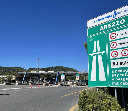 A1 Milano-Napoli: chiusure notturne entrata della stazione di Arezzo