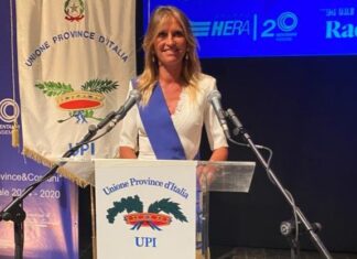 La Presidente della Provincia Silvia Chiassai Martini interviene sulla stazione Medioetruria