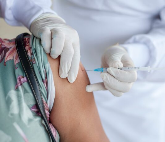 Vaccini contro il Covid-19, ecco come fare per la quarta dose