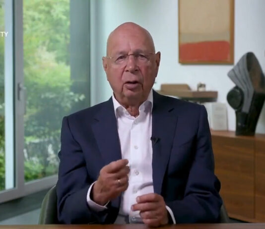 Klaus Schwab: “Nessuno sarà al sicuro se tutti non saranno vaccinati”