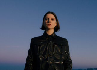 Intervista ad Anna Carol, l’artista del “viaggio sonoro” di stasera al Malpighi Sofà