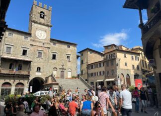 Cortona, l’imposta di soggiorno si adegua ai livelli delle grandi città d’arte