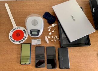 Arrestano pusher 27enne con 40 dosi di eroina e cocaina pronte per lo spaccio