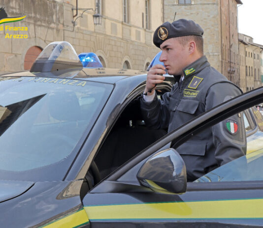 Arrivava fino a Montevarchi una filiera di articoli dannosi per la pelle