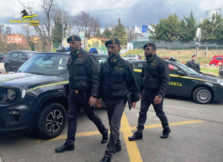 Truffa ad imprenditori orafi: due denunce e 135 mila euro sequestrati