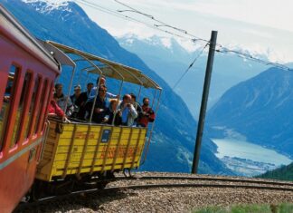 A bordo del Trenino Rosso del Bernina seguendo le indicazioni dell’amico Giuliano Sodi
