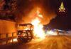 A1 Milano – Napoli: mezzo pesante in fiamme nel tratto compreso tra Valdarno e Arezzo direzione Roma
