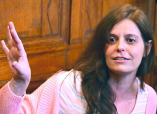 Ilaria Salis su Instagram: “Vivere in una casa occupata non è da furbetti, è logorante”