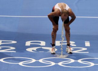 Brava la Carini a ritirarsi. Vomito-Parade dei triatleti. Molto male i giornalisti