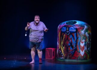 Stefano Fresi porta Dioggene al Teatro Verdi