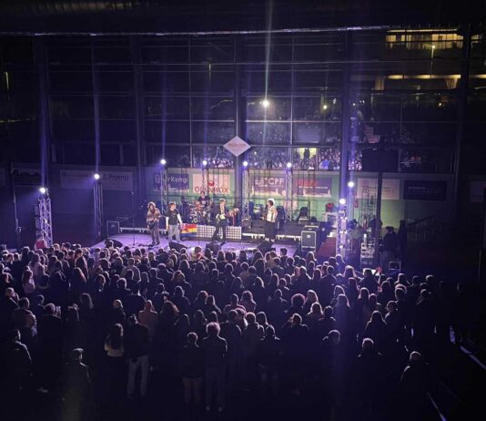 Un successo il concerto dei Punkcake: mille persone hanno preso parte alla grande festa musicale di Red Fest