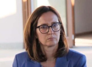 La sindaca di Montevarchi Chiassai raccoglie firme contro la sua stessa parte politica