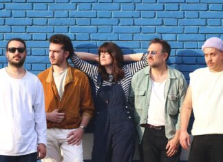 I Flame Parade sbarcano a New York dopo essersi esibiti a Cavriglia