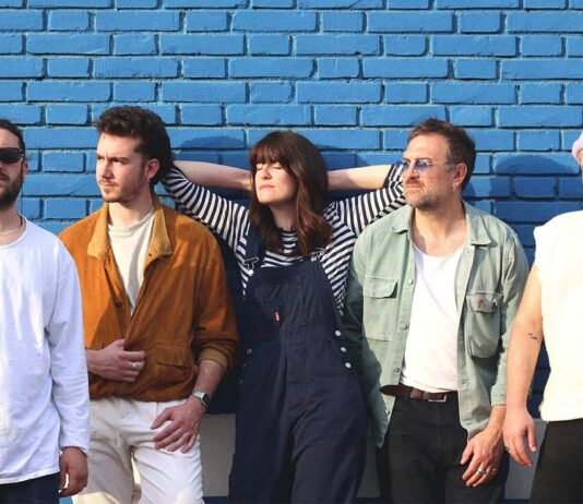 I Flame Parade sbarcano a New York dopo essersi esibiti a Cavriglia