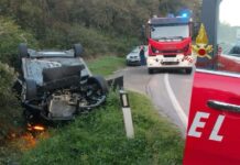 Auto si ribalta sulla Sp18 a Badia Agnano, ferito 34enne