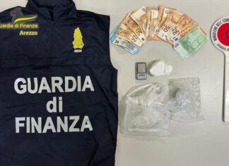 Gdf Arezzo: Arrestato con 100gr di droga e 12.530 euro in contanti