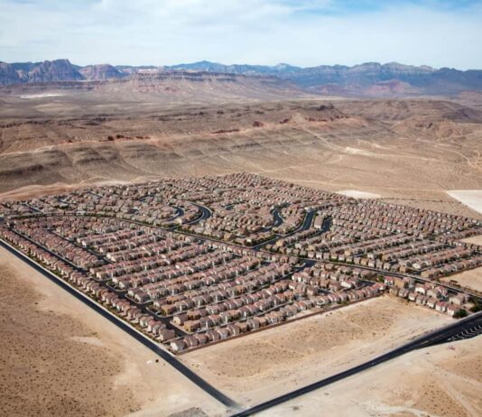 Valdarnoal Museo delle Terre Nuove la mostra di Alex MacLean