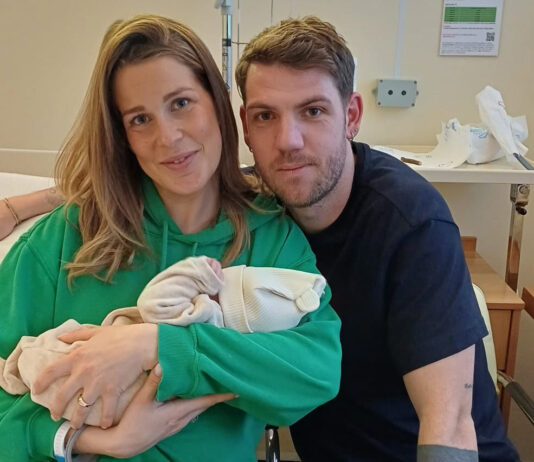 Edoardo nasce nella vasca nativa all’ospedale La Gruccia