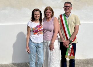 Laterina Pergine: murales di Frouwina Bloem per gli 80 anni Repubblica