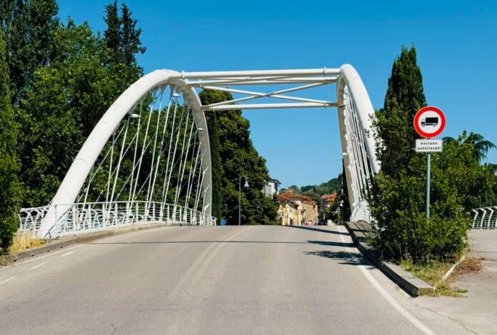 Terranuova-completata-la-pulizia-straordinaria-del-Ponte-alle-Monache.jpeg