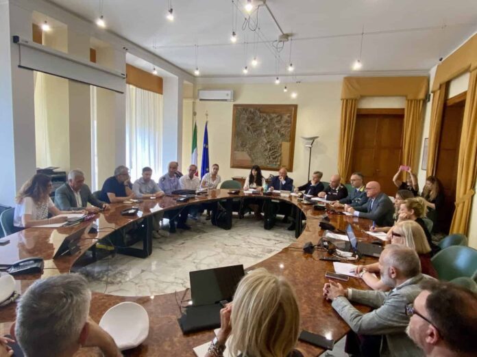 Incontro-tra-sindaci-e-Prefetto-sulla-sicurezza-in-Valdarno-scaled.jpeg