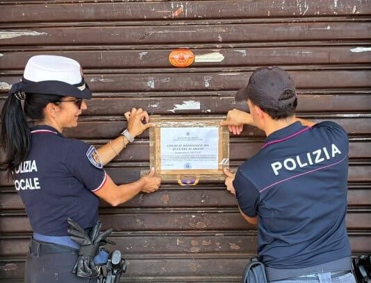 Montevarchi: il Questore chiude un locale pubblico di kebab nel centro