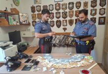 Valdarno: i Carabinieri arrestano due persone per spaccio e furto aggravato